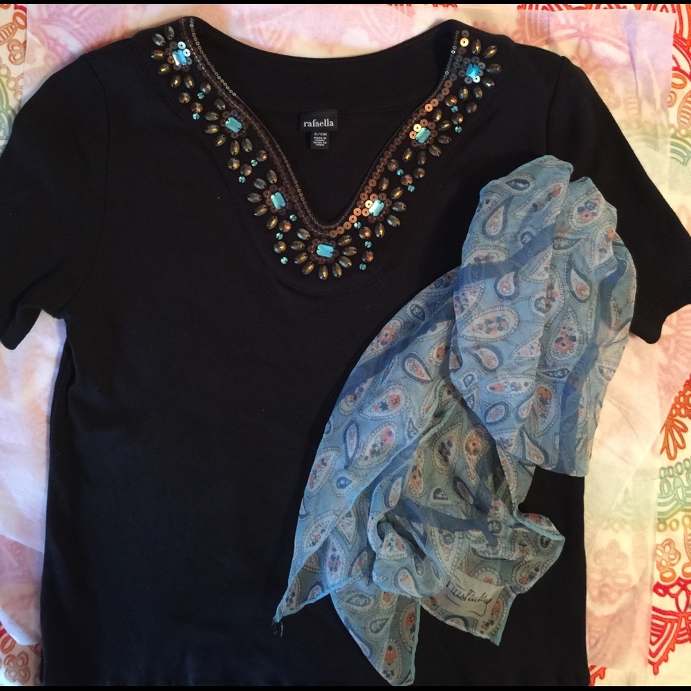 Decorative V neck short sleeve tee