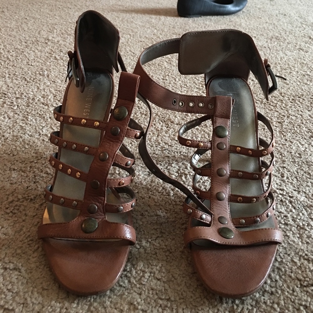 Light brown Nine West heels