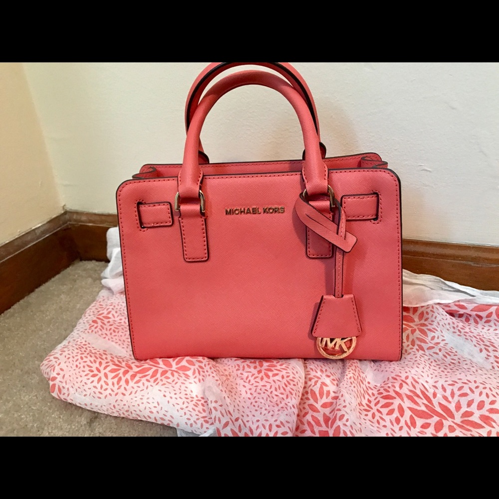 SALE!!! Michael Kors Handbag