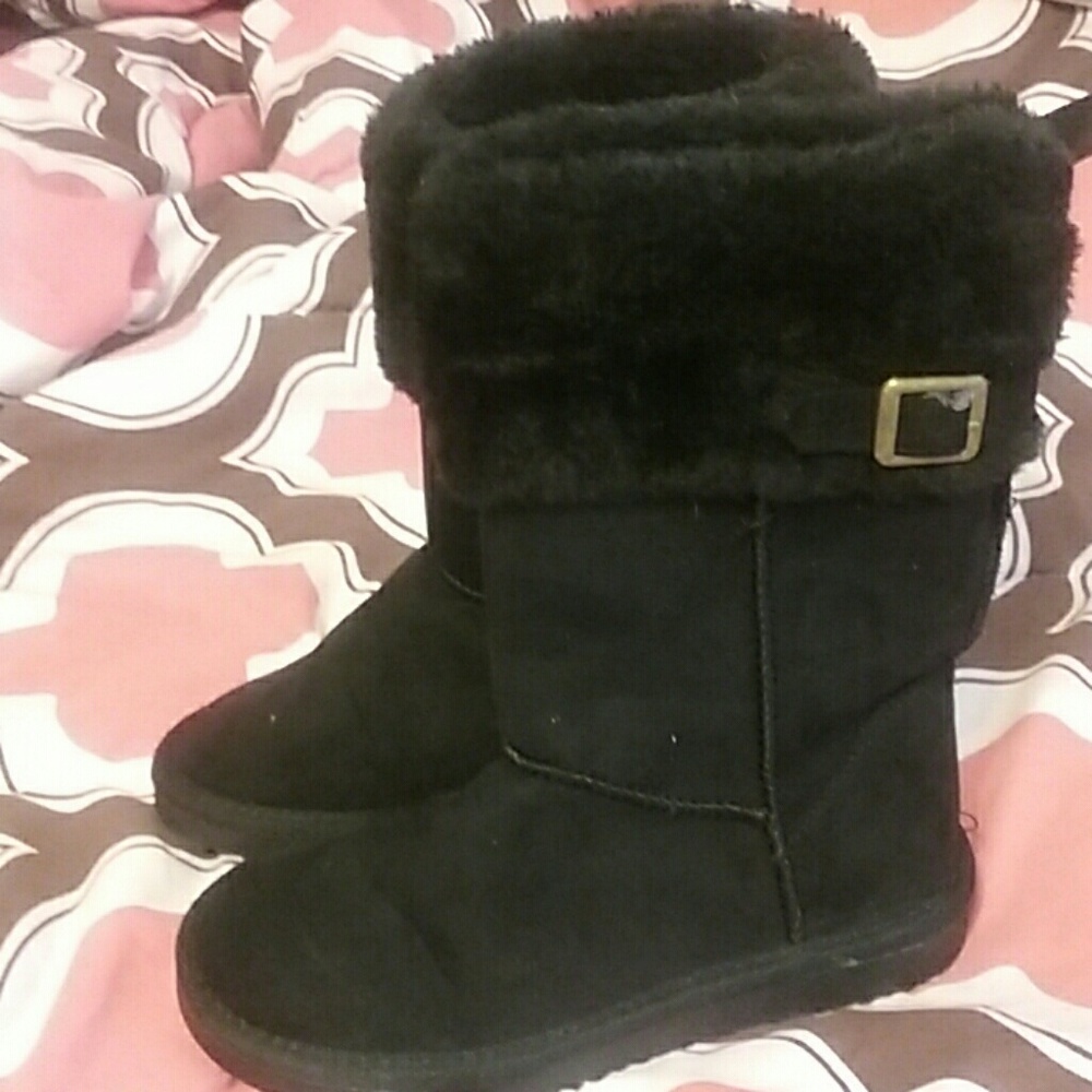 Black ugg like toddler boots
