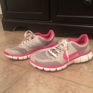 Nike tennis shoes