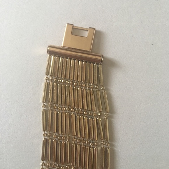 Francesca's Gold clasp bracelet - Picture 3 of 3