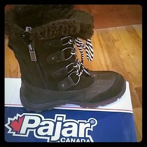 New without tag Waterproof boots