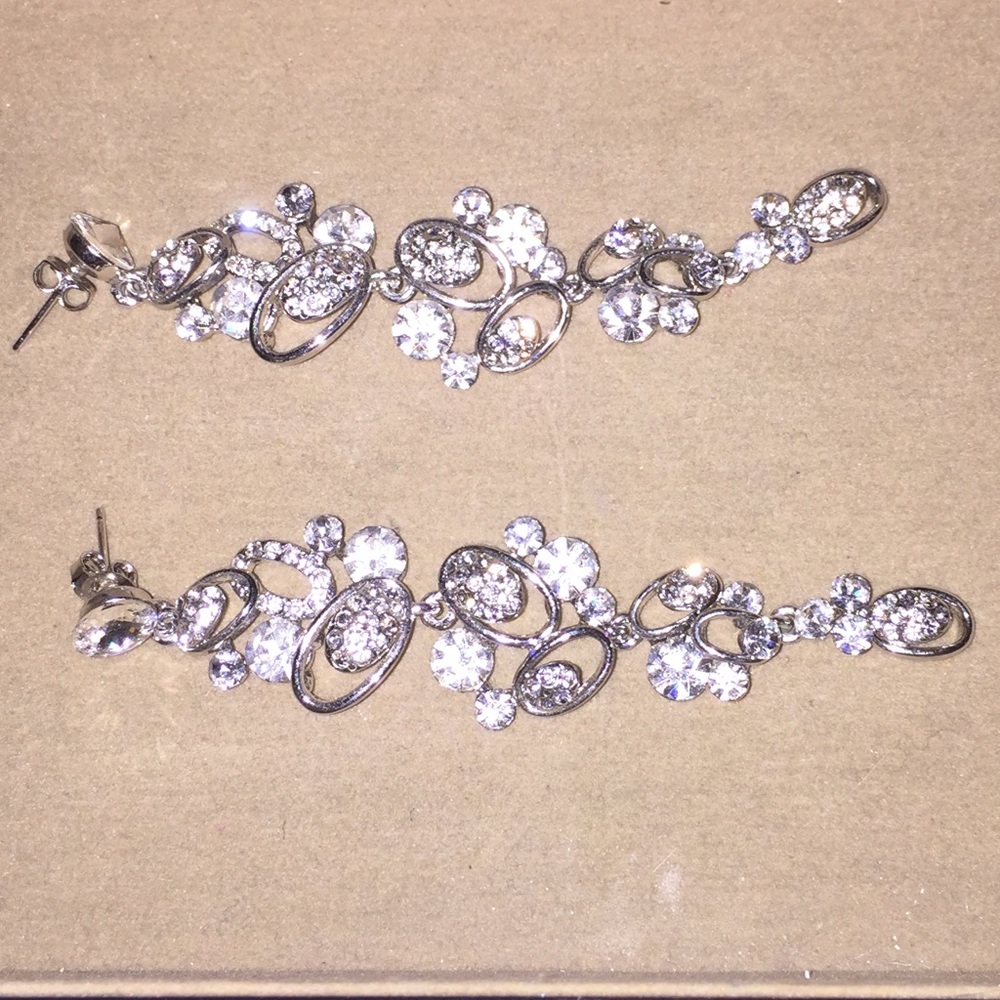 Stunning crystal drop earrings