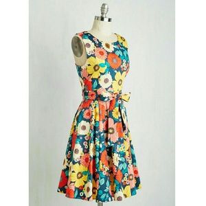 NWOT Hour by Flower Dress ♡ Retro Bloom