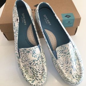 Sperry size 8 brand new