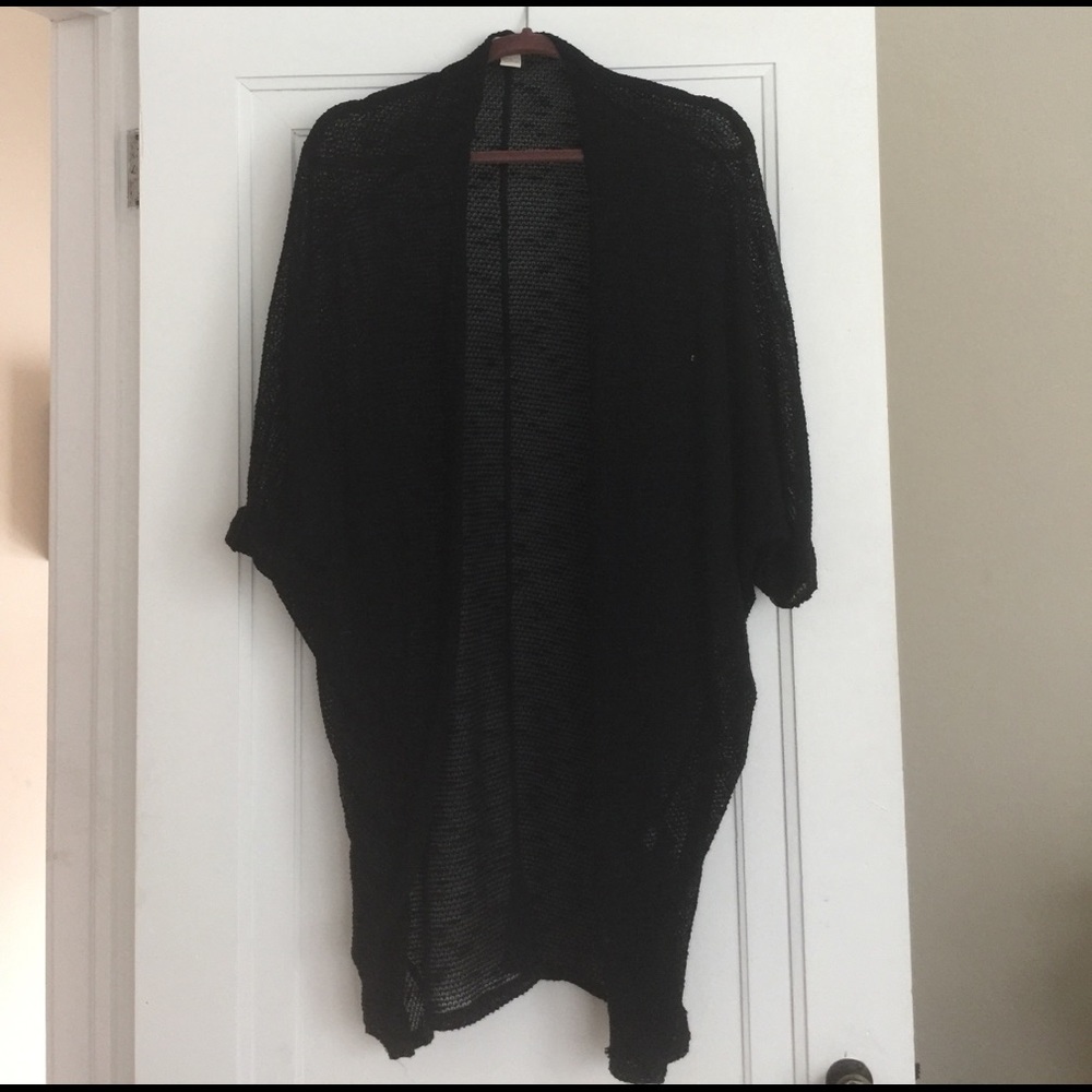 Black, light weight cover. Mudd