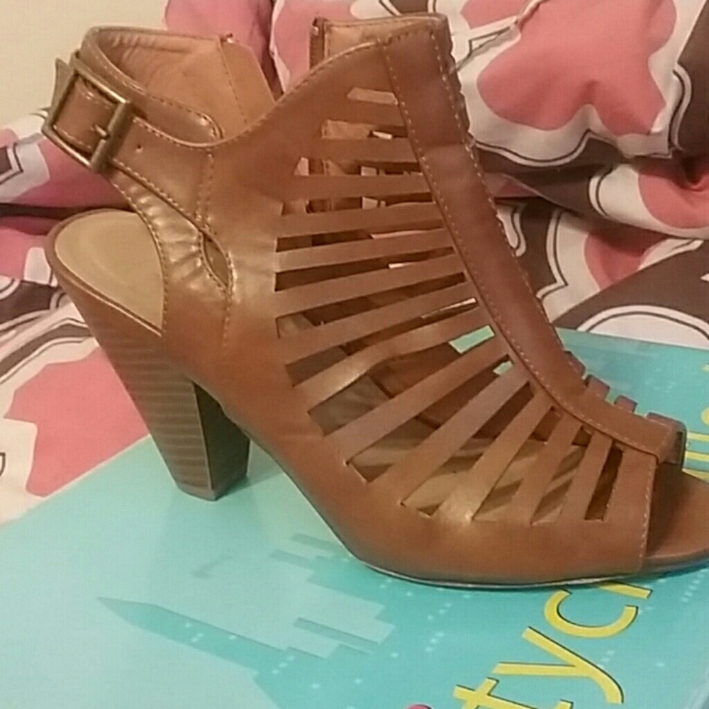 Size 9 thicks heels