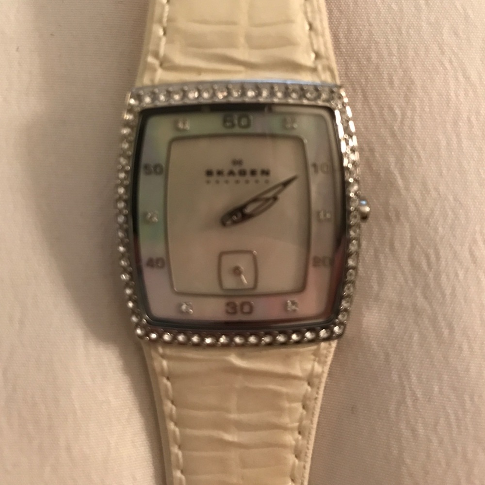 SKAGEN pearl white watch
