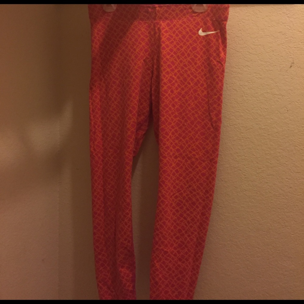 Patterned Nike capris leggings