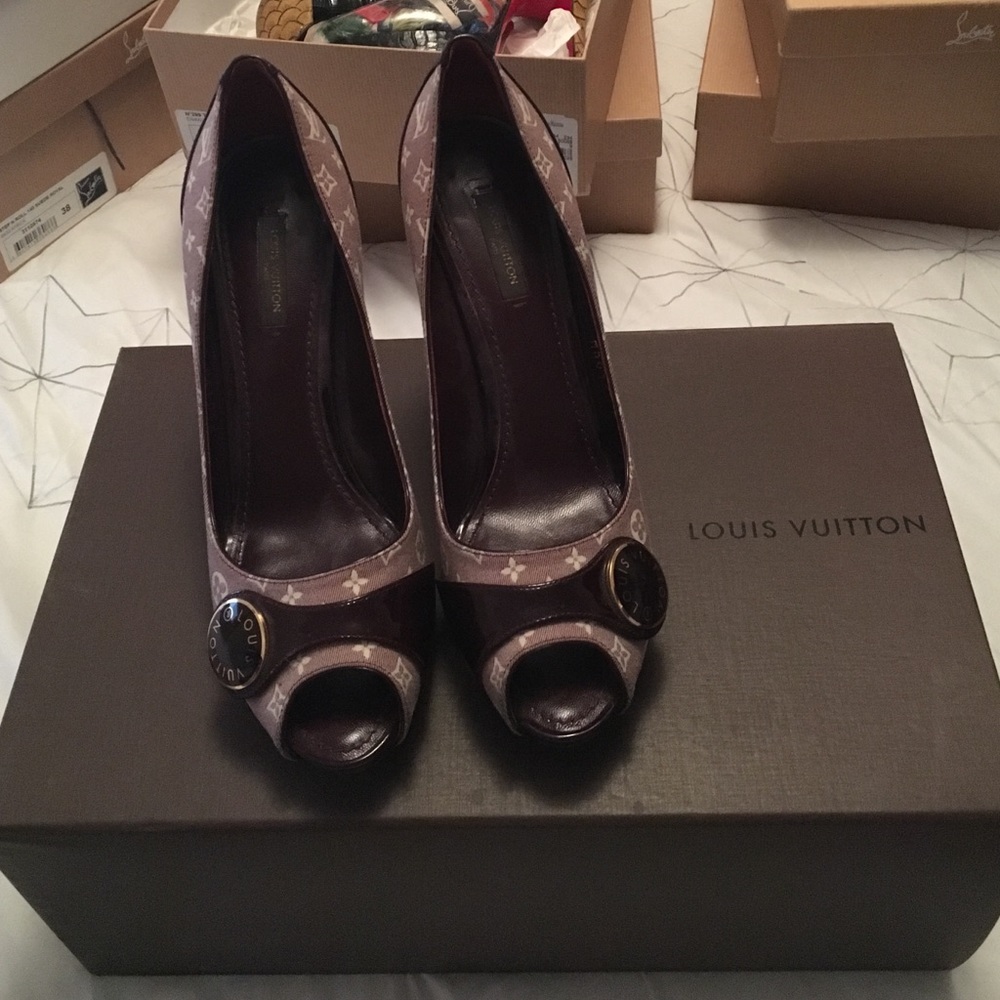 Louis Vuitton pump. Size 38.5