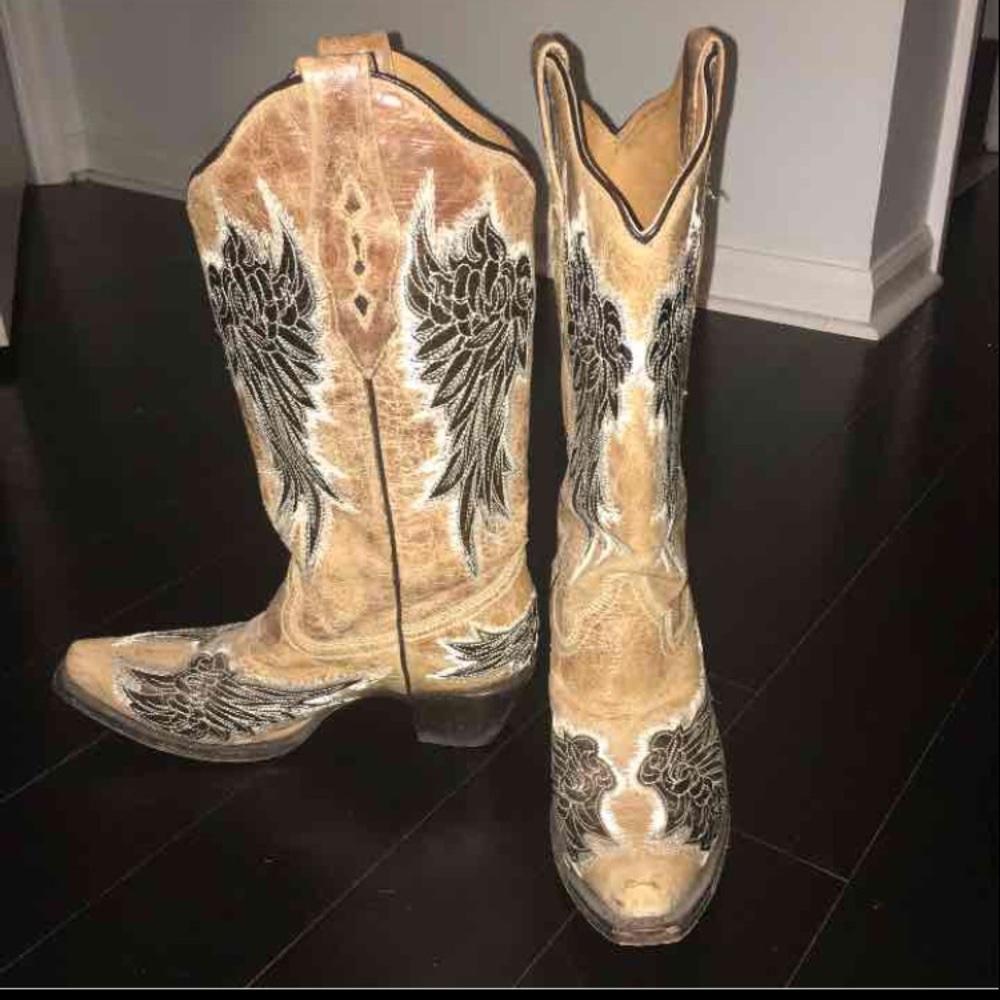 Corral boots