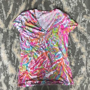 Lilly Pulitzer t shirt