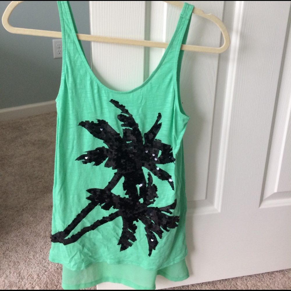 Green/black tank