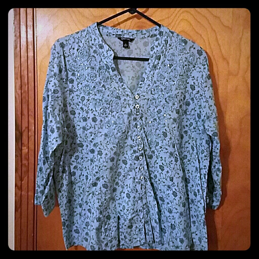 Ladies embellished fitted top with 3/4 sleeves