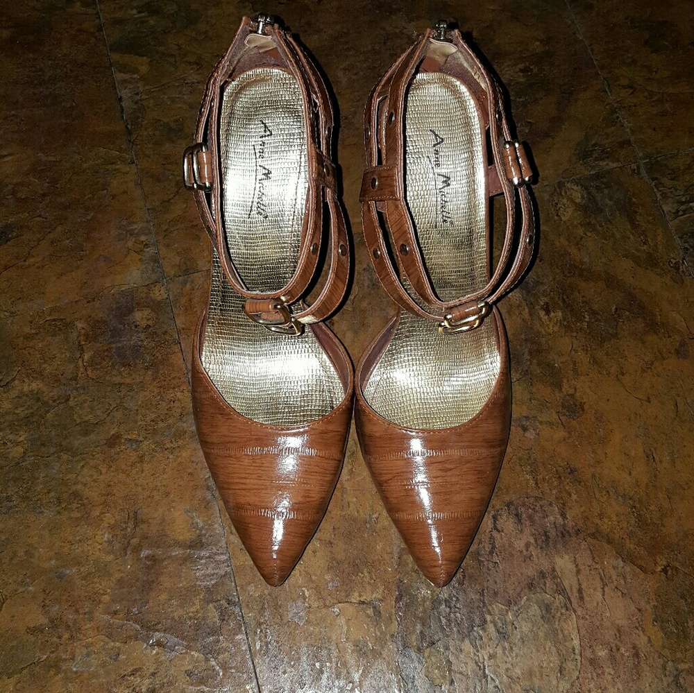 Anne Michelle heels