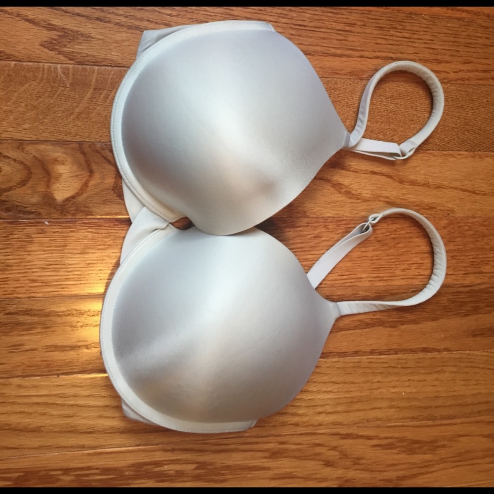 34 DD Victoria Secret Bra, Great condition 💗
