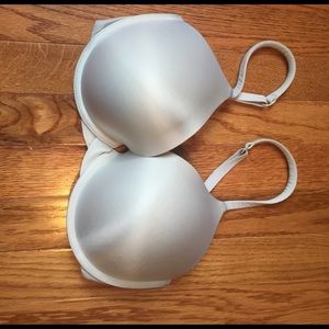34 DD Victoria Secret Bra, Great condition 💗