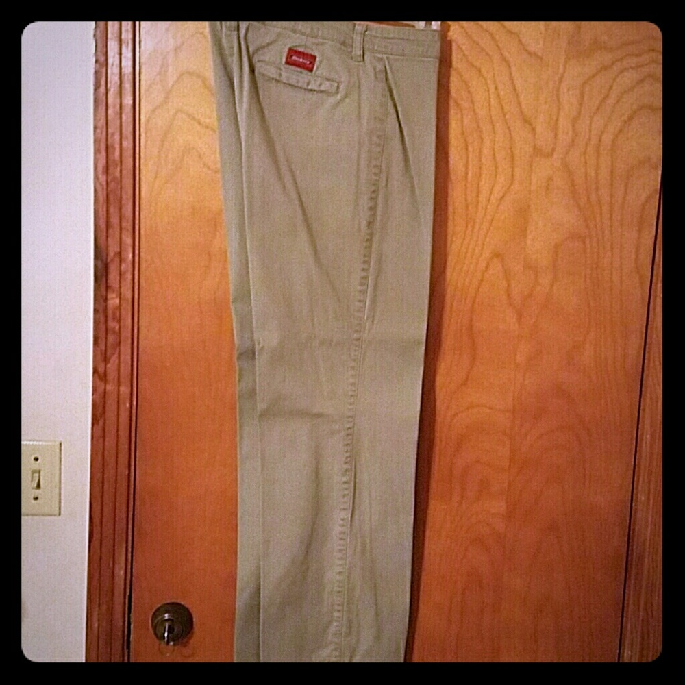 Juniors Dickies khaki slacks