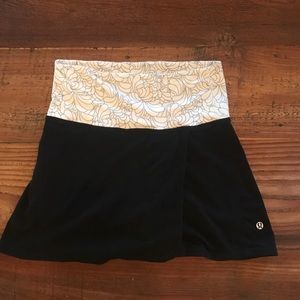 Lululemon size 4 exercise skirt