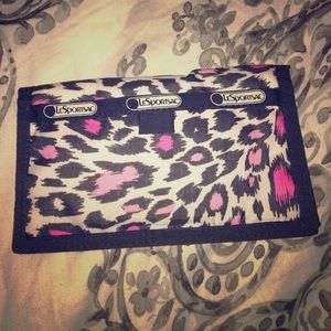 LeSportsac Nylon wallet