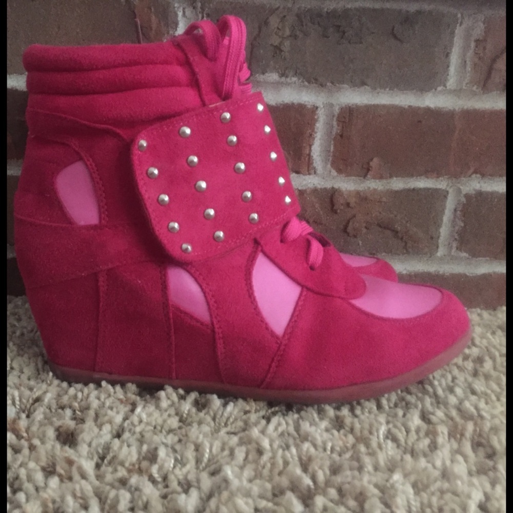 Pink Sneaker Wedge Size 9