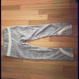 Lulu Lemon Grey Capris
