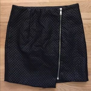Forever 21 Faux Leather Skirt. Size S. EUC