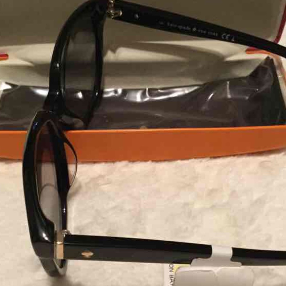 KATE SPADE SUNGLASSES 👙 - Picture 2 of 4