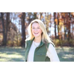 Meet your Posher, Nicole