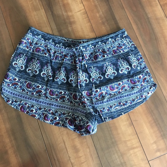 American Eagle Outfitters Pants - NWT American Eagle floral shorts