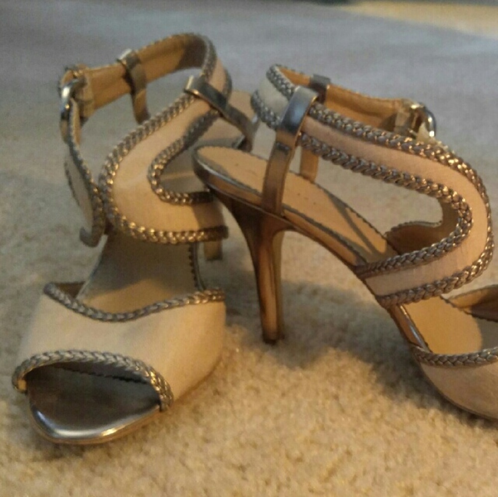 Tahari shoes