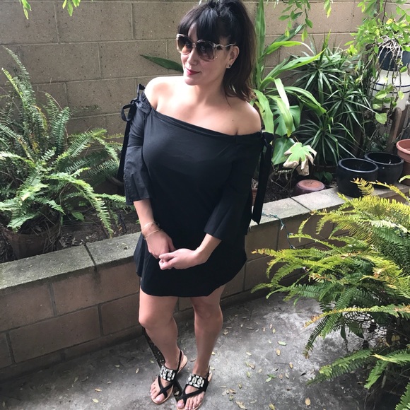 ❤️BUNDLE & SAVE❤️ ✨Only 1 LEFT✨Off the Shoulder Black Tunic Dress Top - Picture 7 of 7