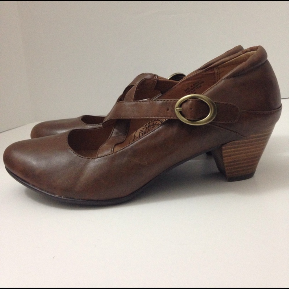 Taos Expressions Leather Mary Jane shoes size 9