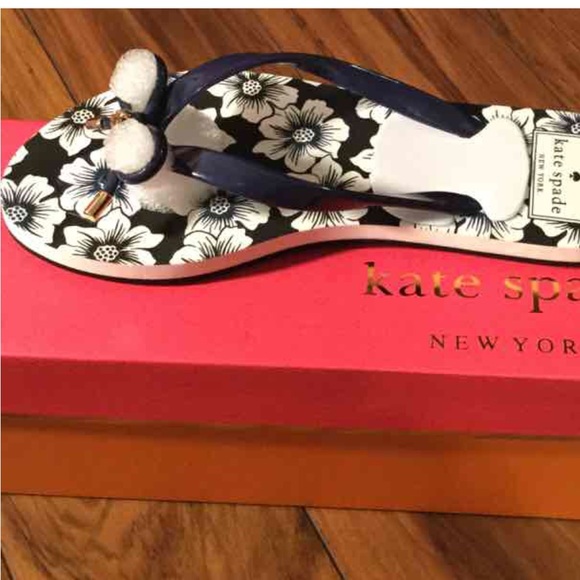 KATE SPADE NY FLIP FLOPS - Picture 2 of 4