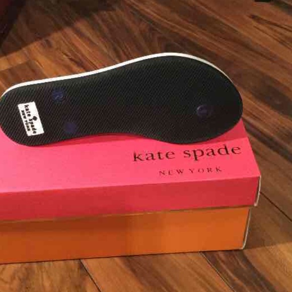 KATE SPADE NY FLIP FLOPS - Picture 4 of 4