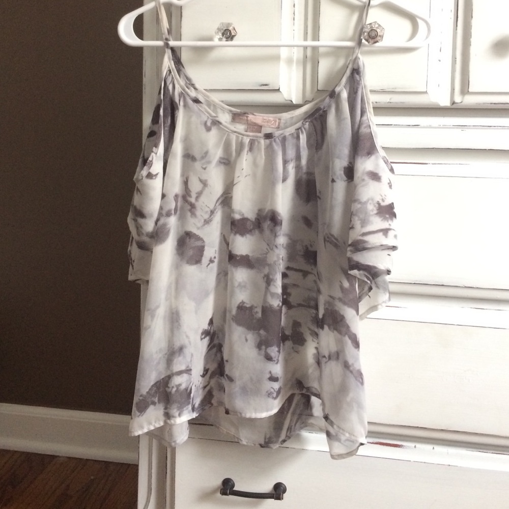 Cold shoulder top