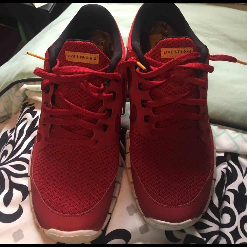 Nike Livestrong sneakers-l