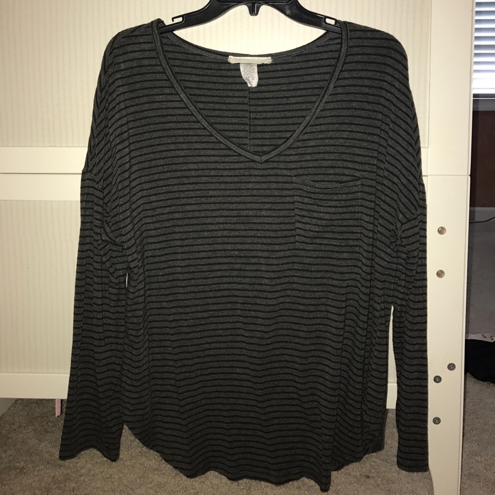 Black and dark grey batwing tunic