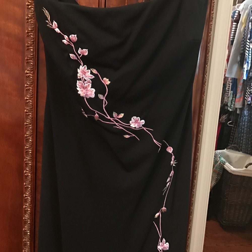 Dress - Picture 2 of 2