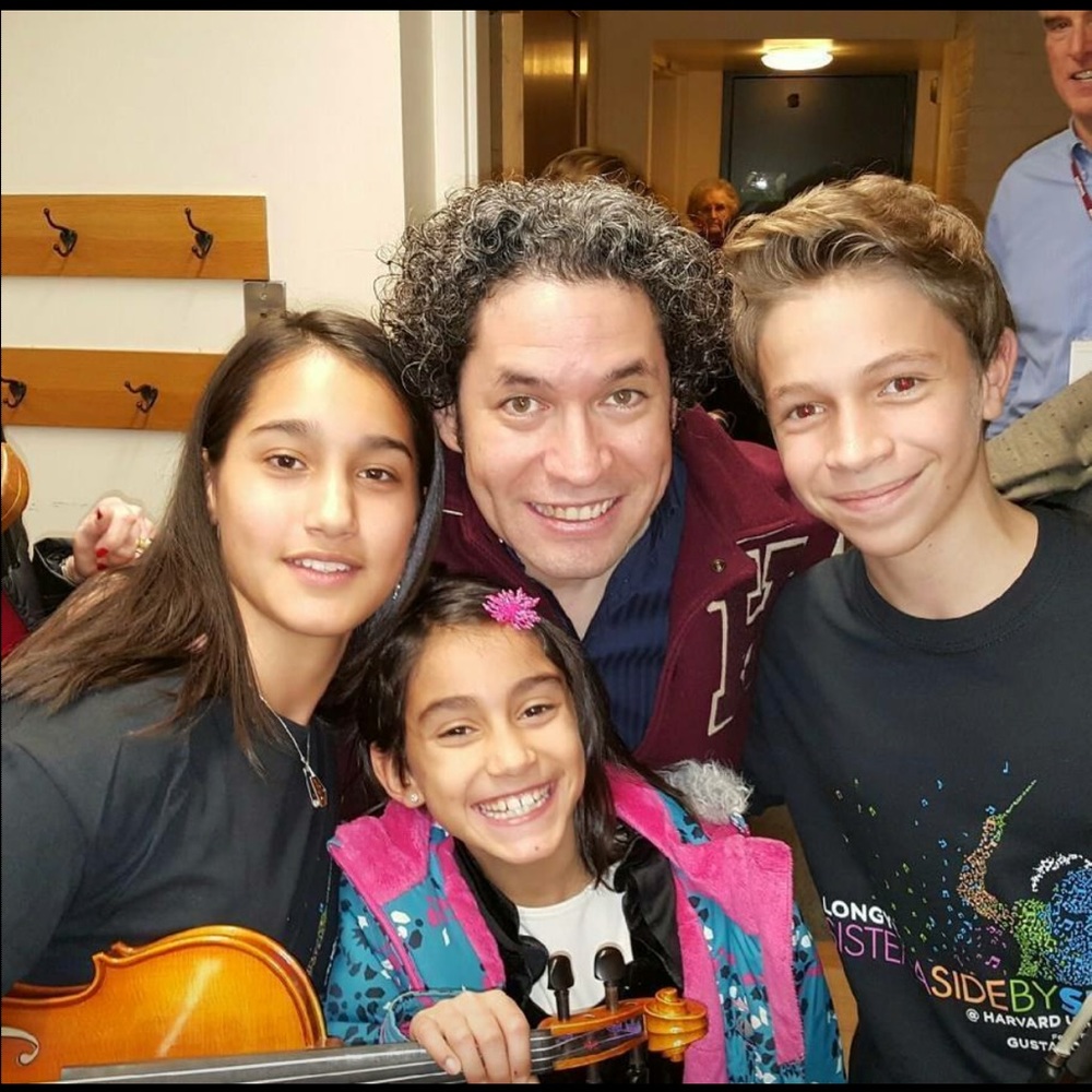 Support'Kids4Harmony'' %sales/clothes for gigs