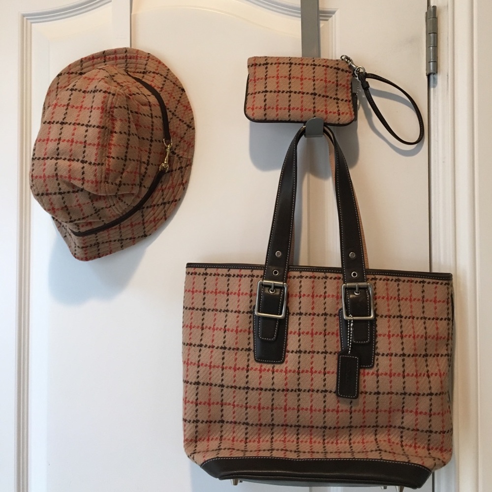 Wool coach purse w/ wristlet and matching hat