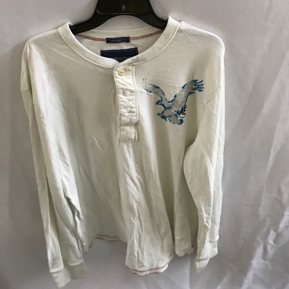 American Eagle. Long sleeve tee shirt.