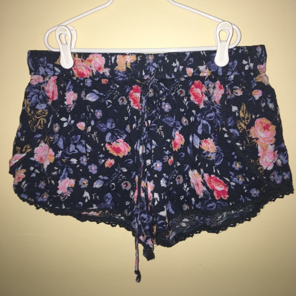 Urban Outiftters- Ecote Floral shorts