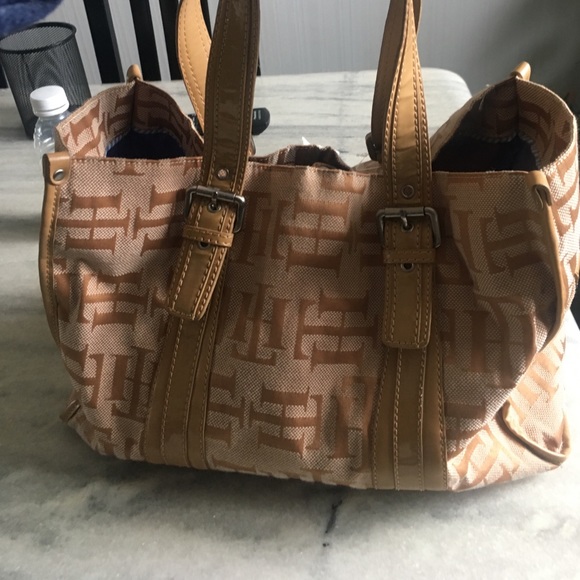 Tommy Hilfiger tan satchel - Picture 1 of 4