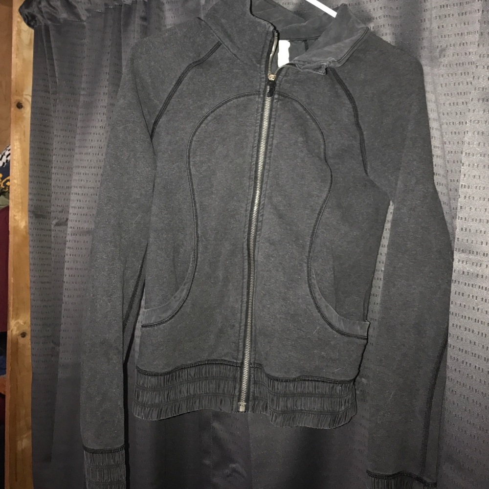 Lululemon jacket size 2