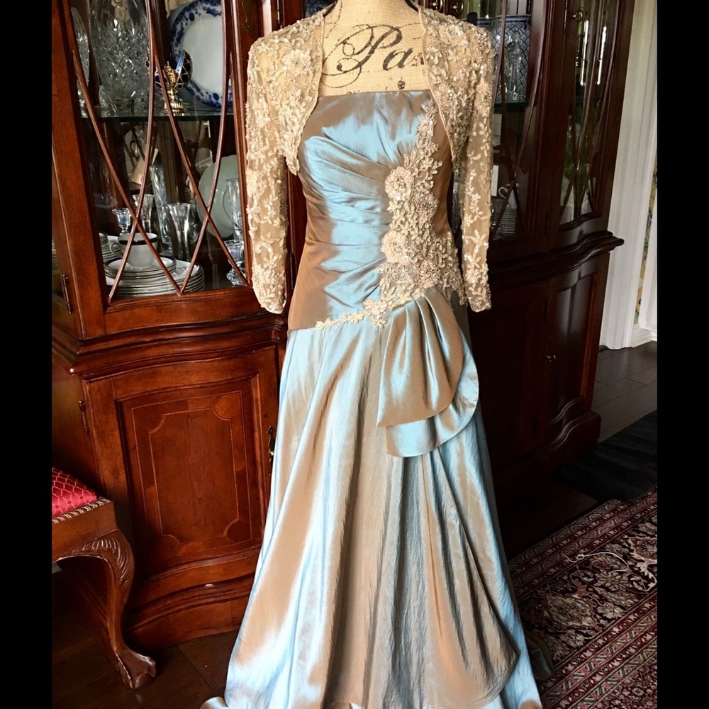 Evening gown - perfect for mother of bride/groom