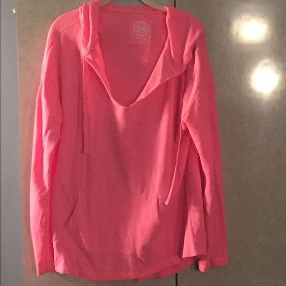 Light weight hoodie - Picture 1 of 3