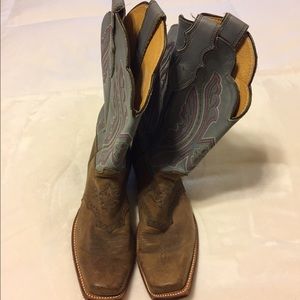 Women's Justin's cowboy boots
