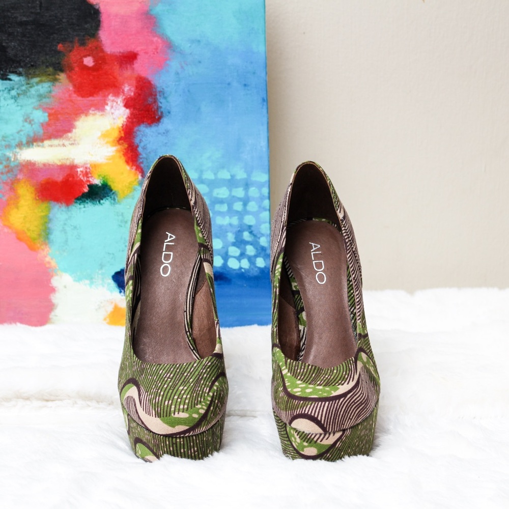 ❌SOLD❌ALDO Forwood Wedges - African Print Green